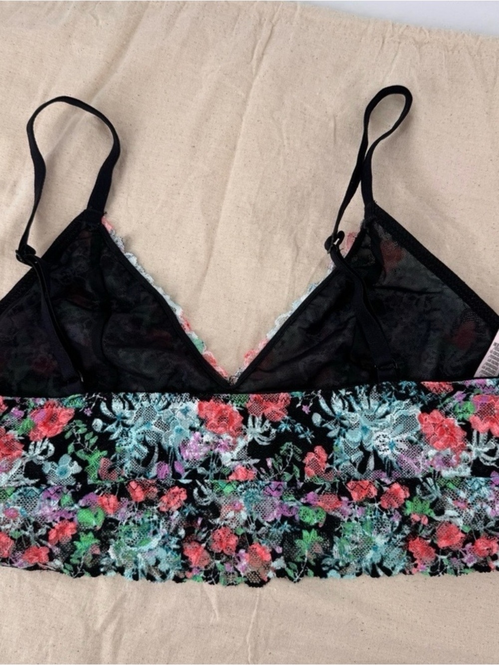Lot 2 Victoria Secret Bralette Black Flowers Crocheted Lace Size Medium - Picture 4 of 5